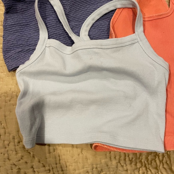 Four Tops Sleeveless PAC Cares and Others - Picture 3 of 14